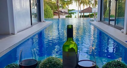 The Whitehouse by the Sea es su villa privada junto al mar.