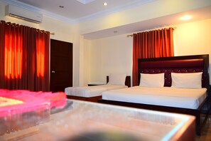 13 bedrooms, hypo-allergenic bedding, free minibar items, in-room safe
