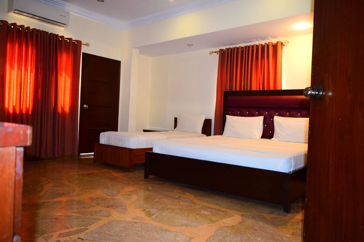 Deluxe Double Room, 1 Katil Raja (King), City View | 13 bilik tidur, peralatan tempat tidur hipoalergenik 