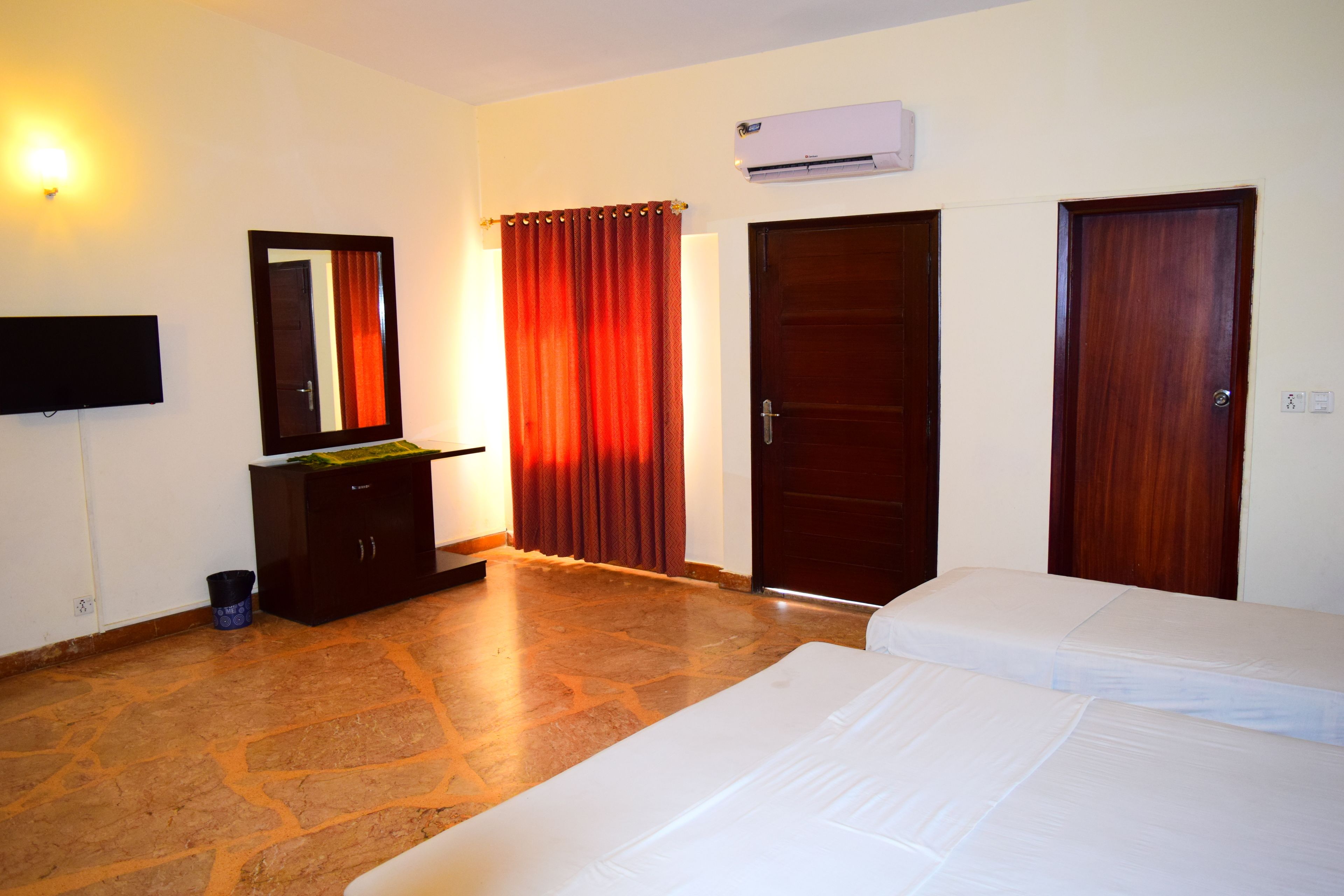 13 habitaciones y ropa de cama hipoalergénica 