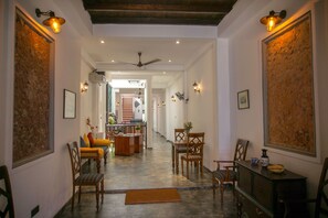 Interior - Dutch Wall (Galle)