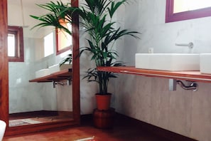 Douche, serviettes fournies