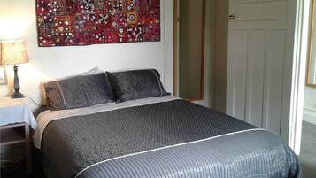 Individually decorated, free WiFi, bed sheets