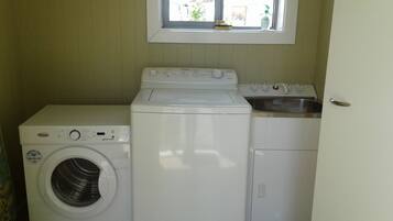 McEnaneys Queen | Laundry