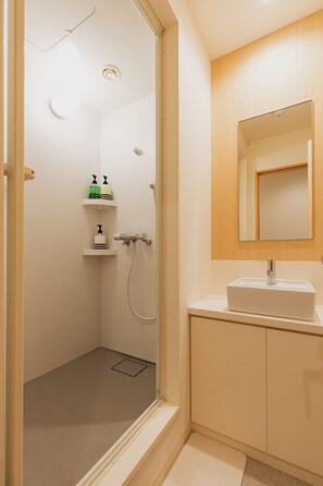 Female only dormitory, Shared bathroom | Bathroom | Free toiletries, hair dryer