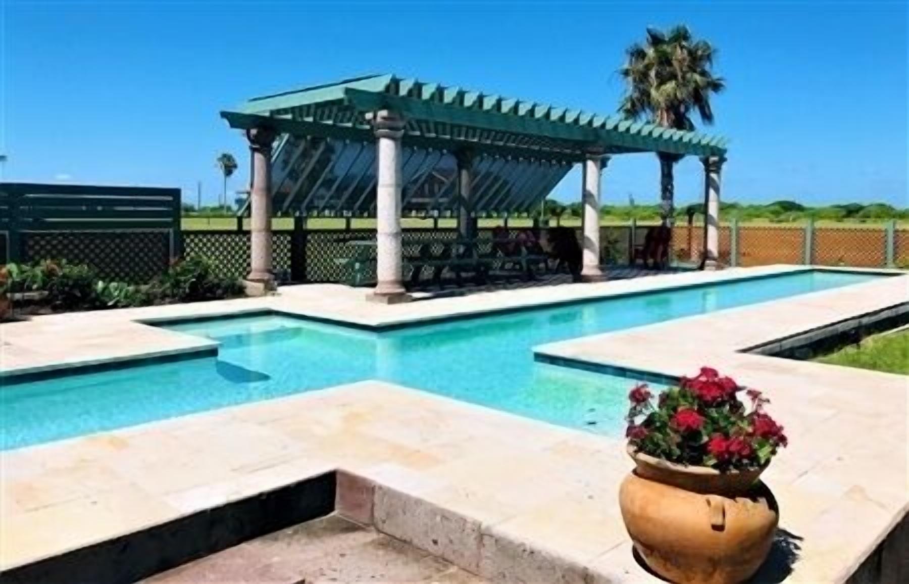 Laguna Rest, Three Bedroom, 2 Bathroom. Private Swimming Pool. Water View.