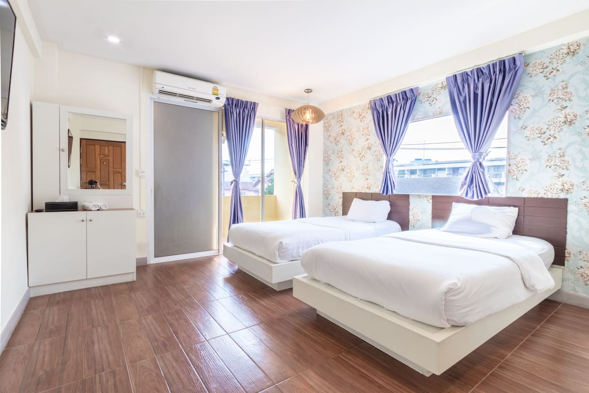 Kamar Twin Superior | Tirai kedap cahaya, Wi-Fi gratis, dan seprai linen