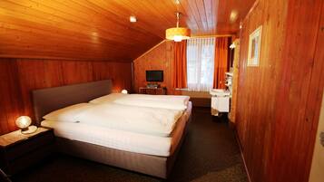 Free WiFi, bed sheets, wheelchair access