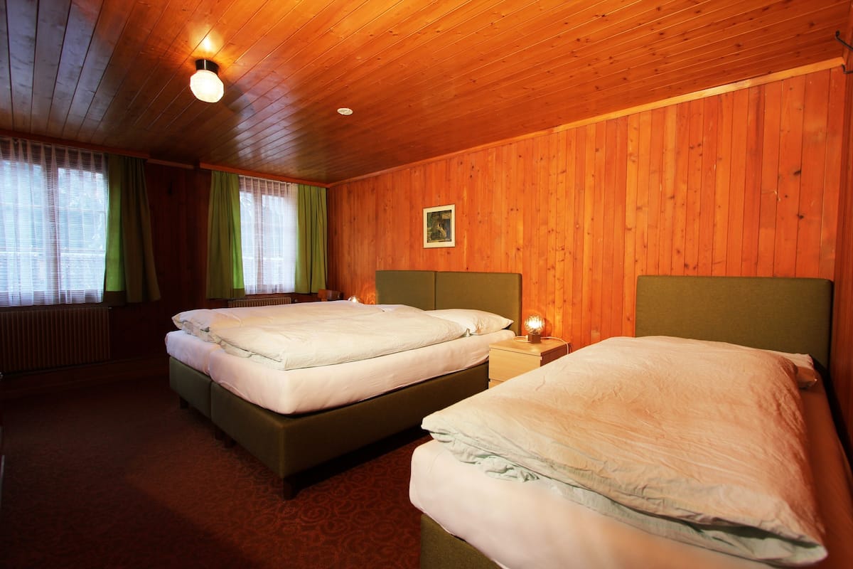 Triple Room, Multiple Beds, Non Smoking | WiFi (free), bed sheets