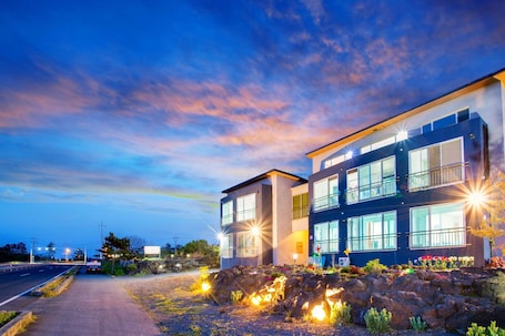 Exterior. Mabin Pension