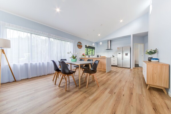 House, Multiple Beds, Valley View | In-room dining