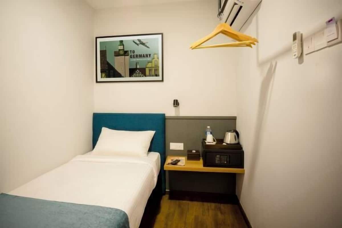 Desk, free WiFi, bed sheets