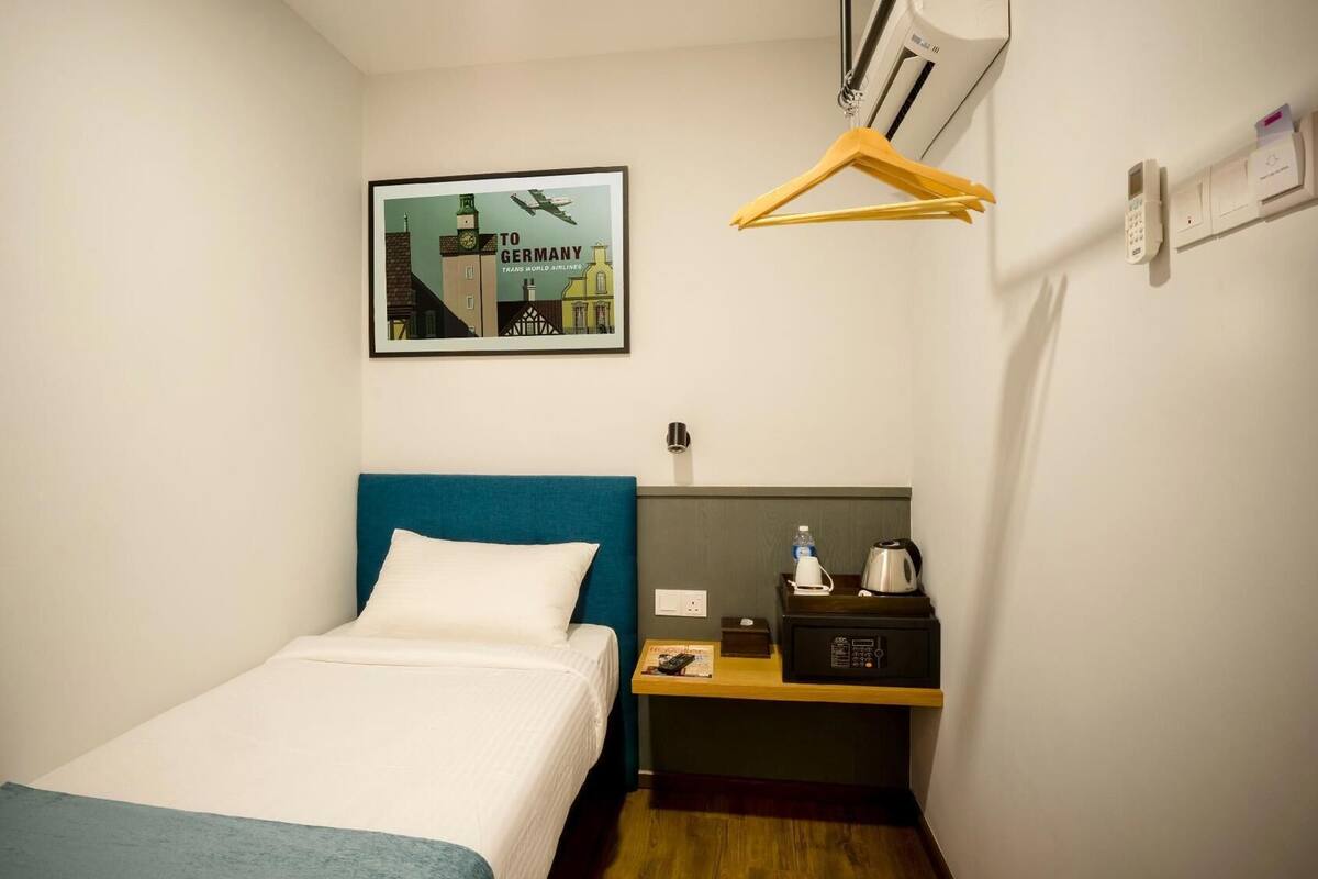 Desk, free WiFi, bed sheets