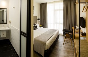 尊贵客房 (Window) | 办公桌、免费 WiFi、床单