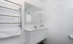 Bathroom - Grasmere Chalet (Crackenback)