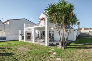 Front of property - 9 on Dolfyn (Yzerfontein)