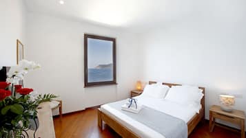 Doppia Superior, vista mare | Copriletto in piuma, materassi in memory foam, una cassaforte in camera