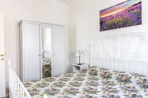 3 bedrooms, bed sheets - S069 - Sirolo, four-room apartment in the center with terrace and garage (Sirolo)