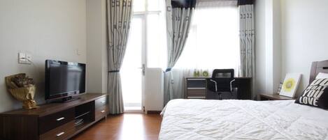 1 bedroom, in-room safe, free WiFi, bed sheets