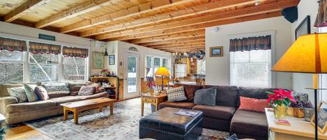TV, fireplace, DVD player, table tennis