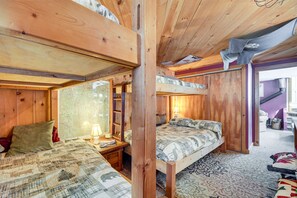 4 slaapkamers, een bureau, een strijkplank/strijkijzer, gratis internet