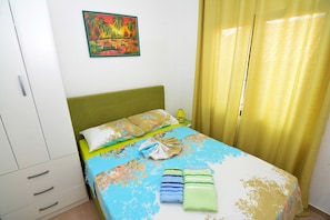 Classic Apartment, Sea View | Desk, laptop workspace, soundproofing, iron/ironing board