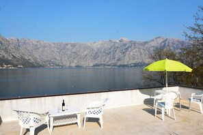 Terrace/patio - Holiday Home Cattaro (Donji Stoliv)