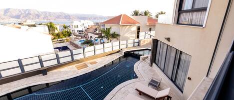 Piscine extérieure, piscine chauffée