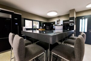 Comfort Villa, 4 Bedrooms, Beach View | Private kitchen | Fridge, microwave, oven, stovetop