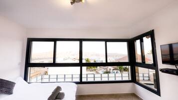 Vila Comfort, 4 kamar tidur, pemandangan pantai | Setrika/meja setrika, tempat tidur bayi, Wi-Fi gratis, dan seprai linen