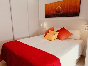 Bügeleisen/Bügelbrett, Internetzugang, Bettwäsche