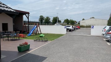 Children's play area - outdoor