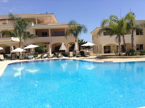 Luxury 2 bedroom apartment, Mandria, Nr Paphos