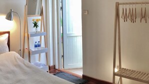 Basic Single Room, 1 Queen Bed | Hypo-allergenic bedding available, down comforters, blackout drapes - Khai's Homestay - Hostel (Hanoi)