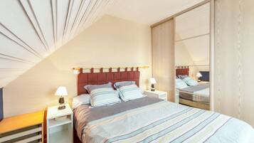 2 chambres, fer et planche à repasser, lit parapluie, Wi-Fi gratuit
