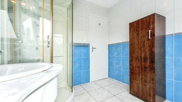 Douche, serviettes fournies
