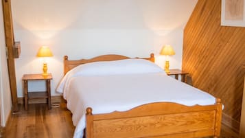 4 bedrooms, iron/ironing board, travel cot, free WiFi