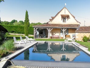 Pool - Homerez - Charming Villa in Issac with Private Pool (Issac)