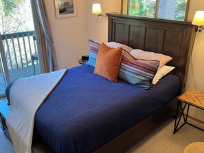 2 soverom, skrivebord, strykejern/-brett og wi-fi (inkludert)