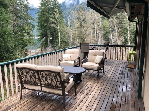 Mountain Retreat at Lake Cushman