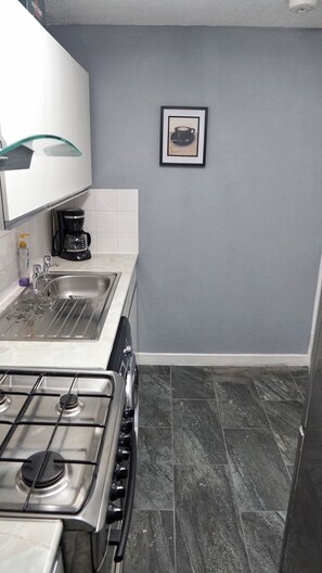 Leilighet, 1 soverom (1 sofabed - kingsize) | 1 soverom, individuelt dekorert, individuelt innredet og skrivebord