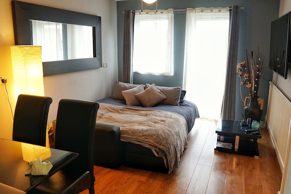 1 bedroom, individually decorated, individually furnished, desk