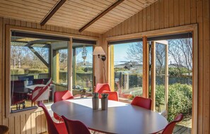 تناول الطعام