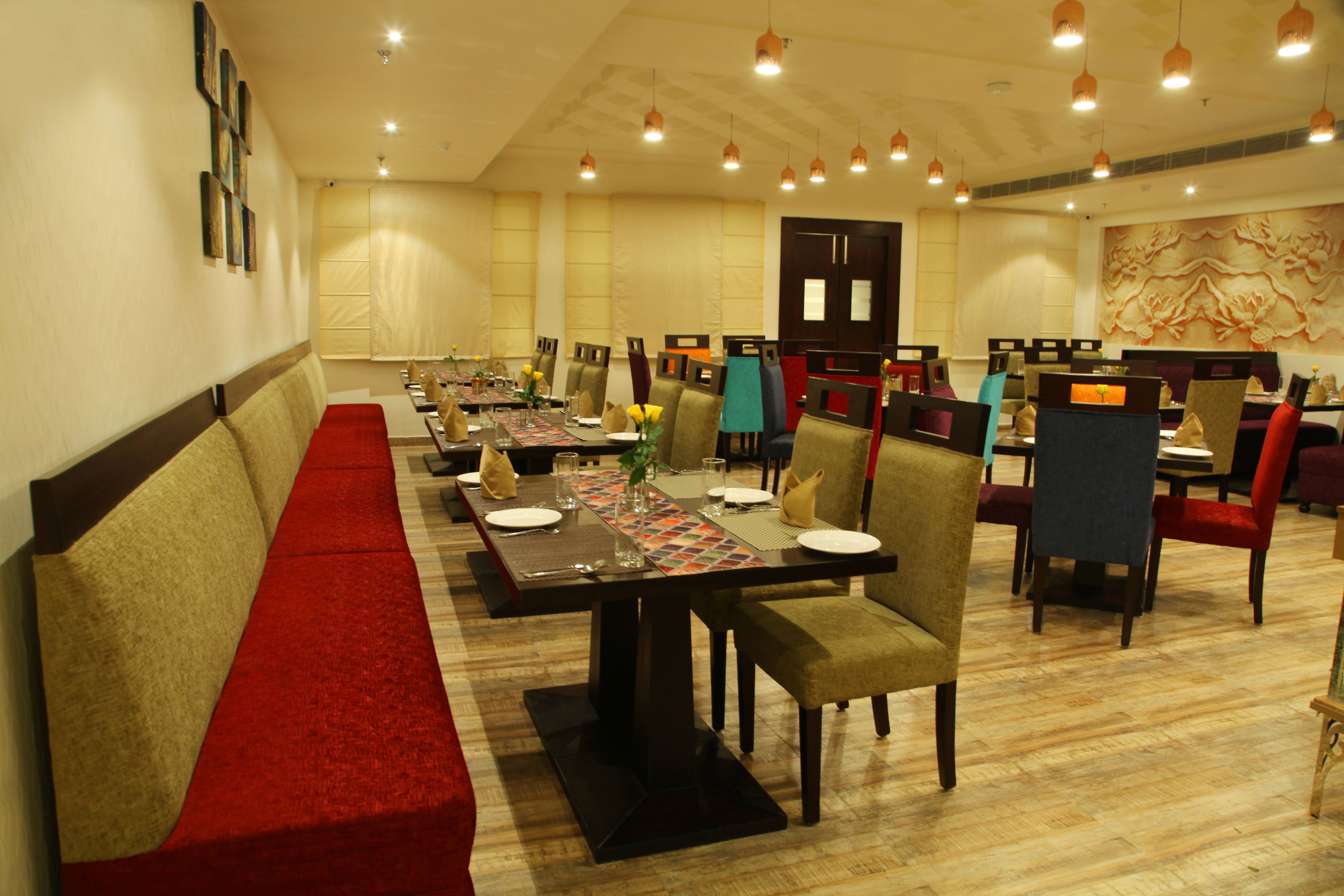 Se ofrece un desayuno bufé (450 INR por persona)