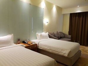 Superior Twin Room | Minibar, in-room safe, blackout curtains, soundproofing - Grand Park Hotel (Mandalay)