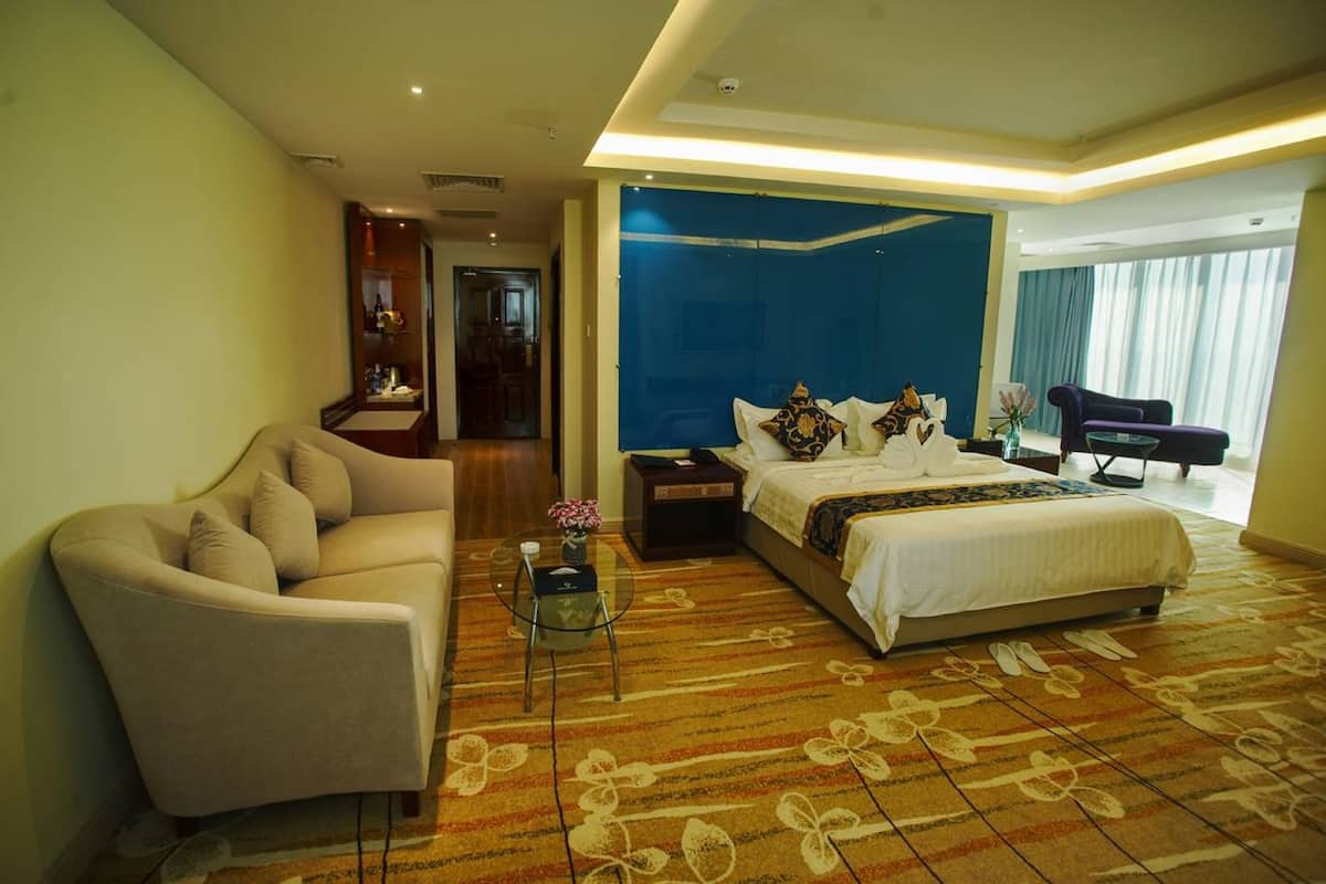 Junior Suite | Frigobar, cofres nos quartos, cortinas blackout, quartos à prova de som