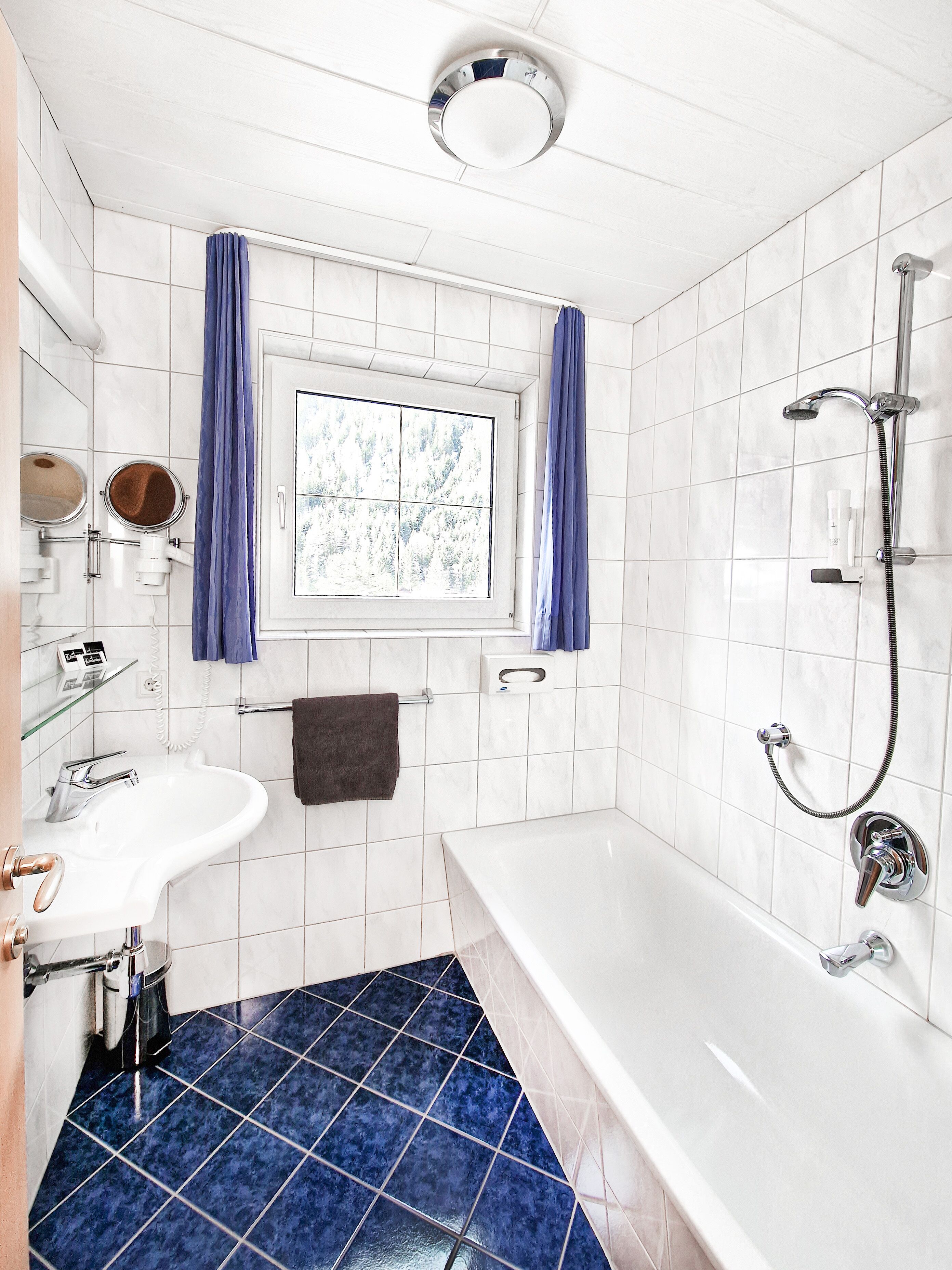 comfort room, mountain view | bathroom | free toiletries, hair dryer, bathrobes, slippers