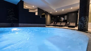 Exercise/lap pool