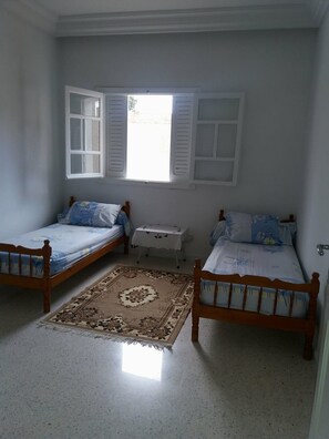 2 bedrooms, iron/ironing board, free WiFi, bed sheets