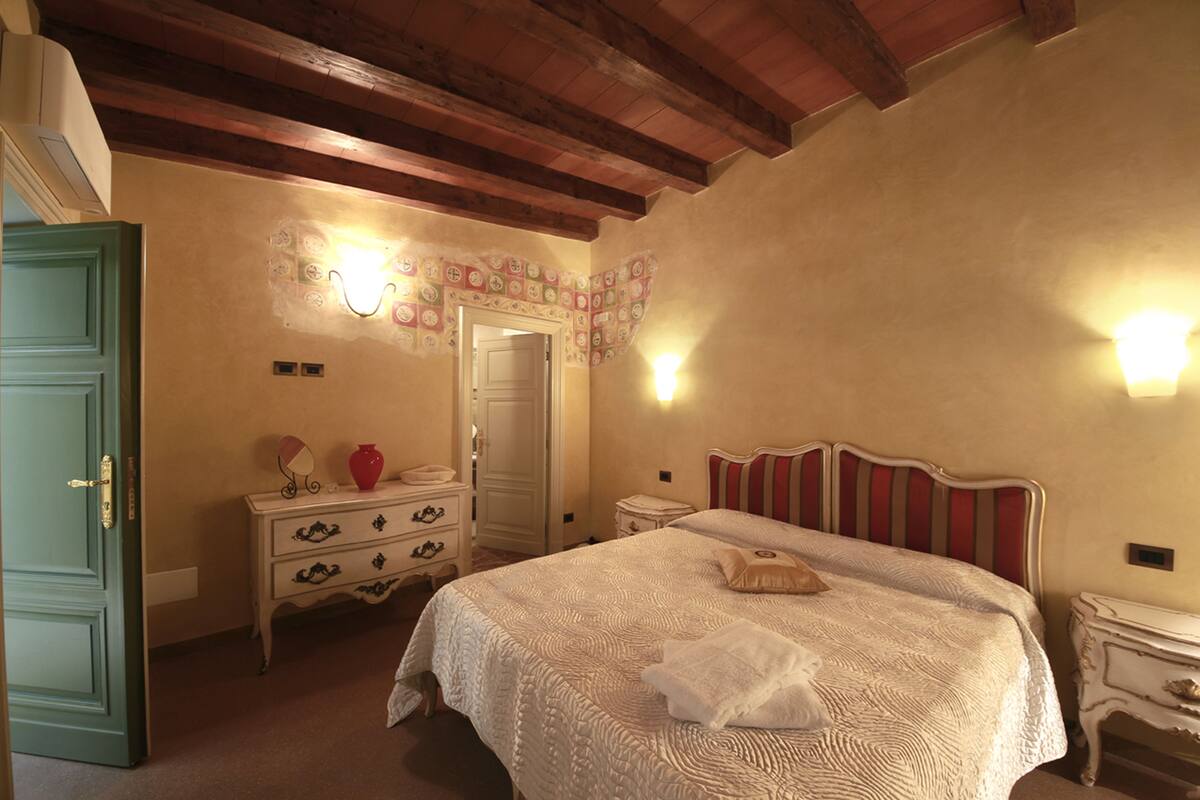 Camera Deluxe con letto matrimoniale o 2 letti singoli | Biancheria da letto di alta qualità, una cassaforte in camera